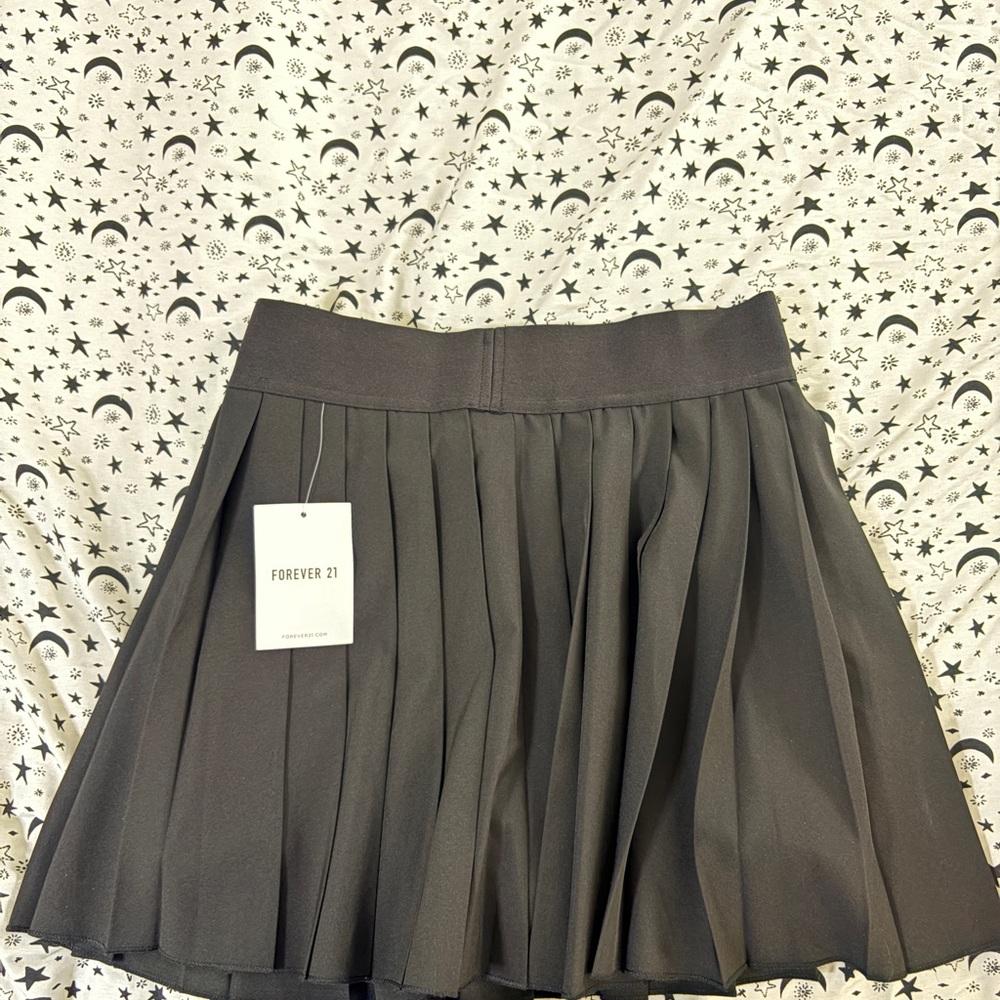 Forever 21 Women's black  Skirt
